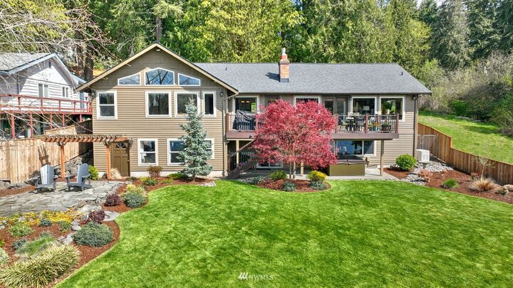 Property Photo: 13717 E Lake Kathleen Drive SE WA 98059