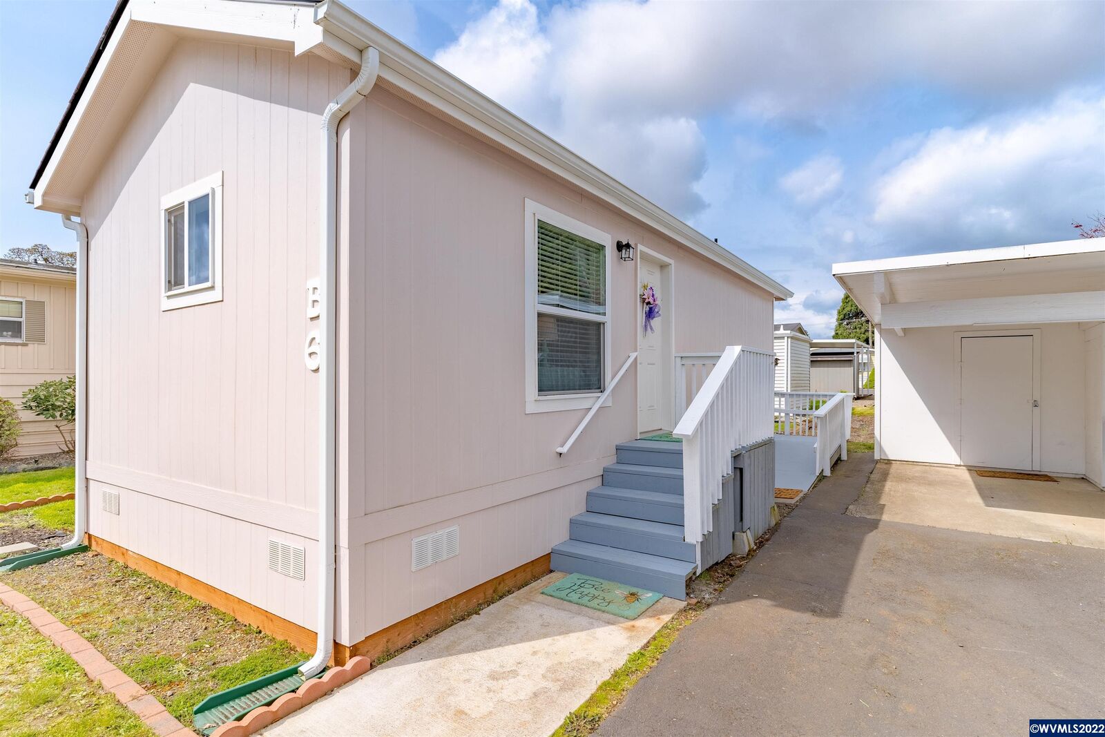 Property Photo: 4940 Sunnyside (#B6) Rd SE B-6 OR 97302