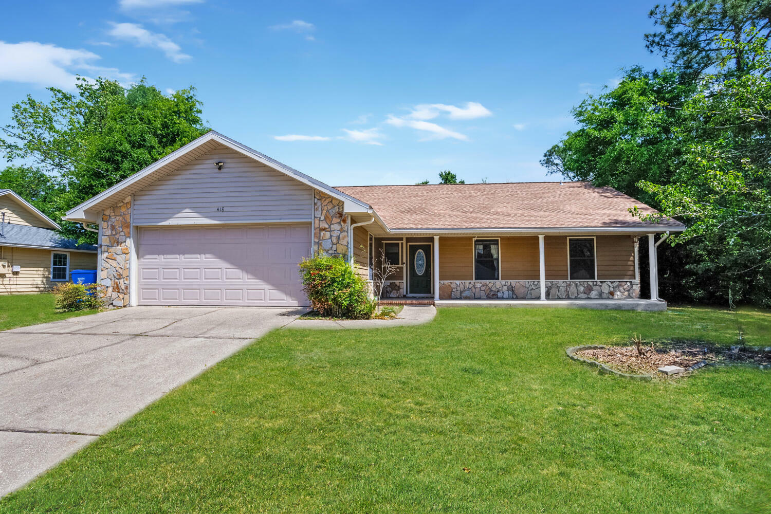 Property Photo: 418 Juniper Drive FL 32536