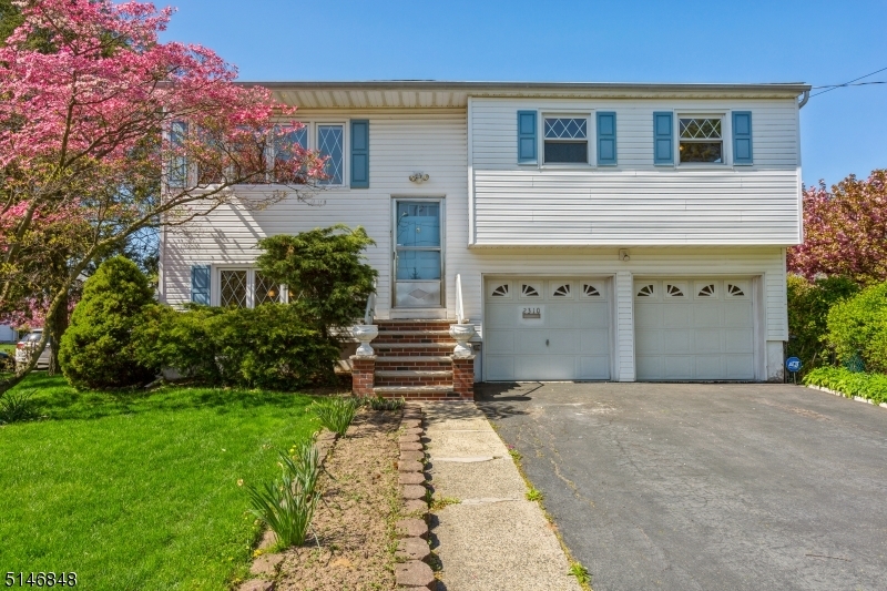 Property Photo:  2310 Desisto Dr  NJ 07065 