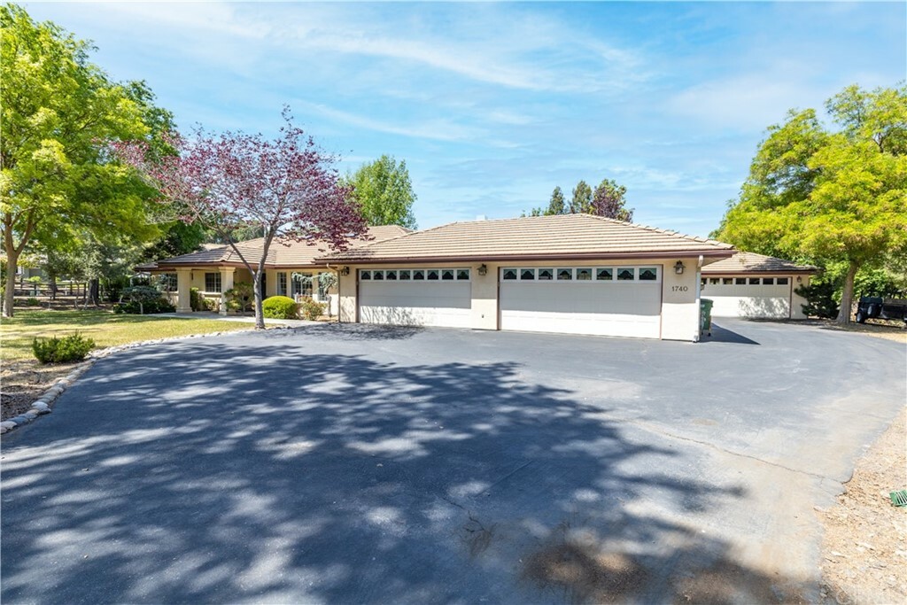 Property Photo:  1740 Donelson Place  CA 93465 