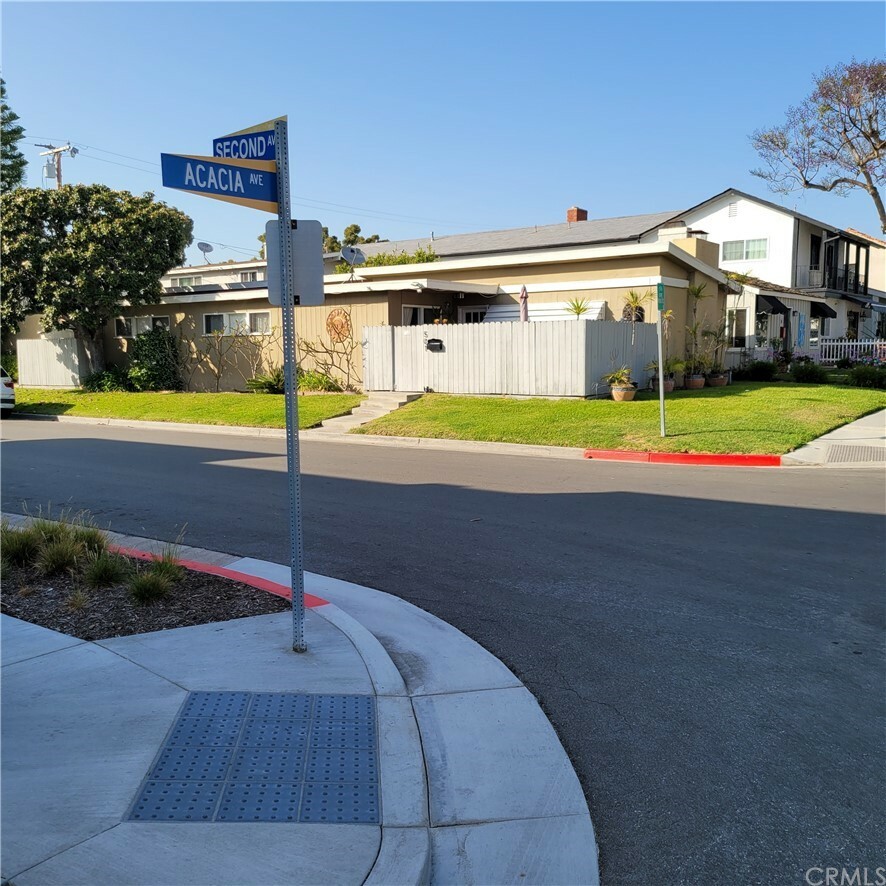 Property Photo:  501 Acacia Avenue  CA 92625 