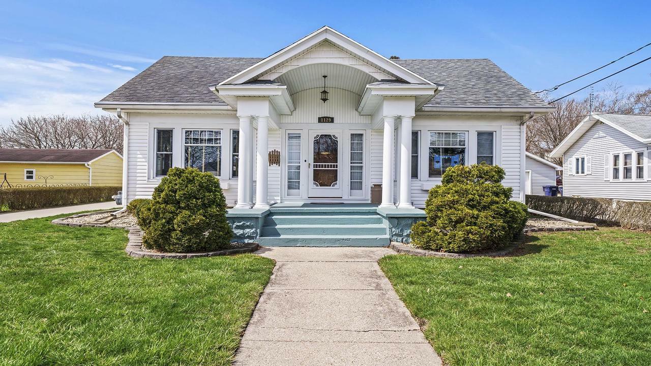 Property Photo: 1129 North Washington St WI 53548