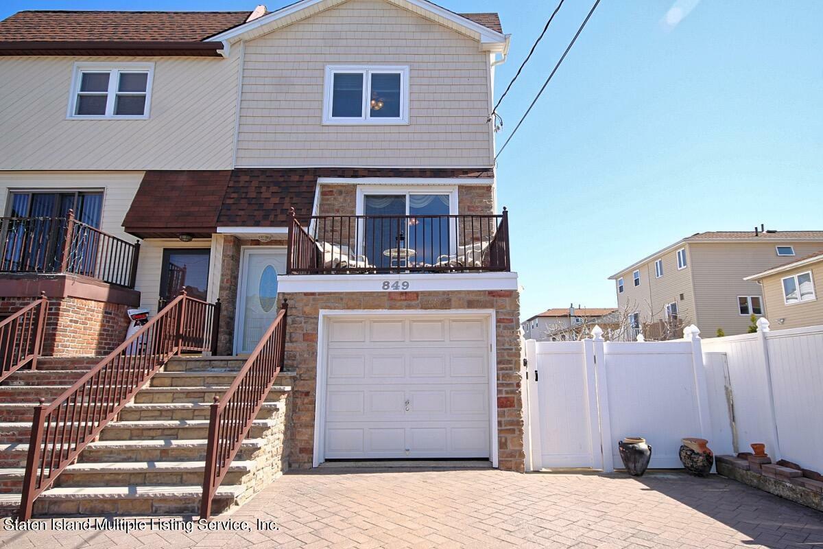 Property Photo: 849 Tysens Lane NY 10306