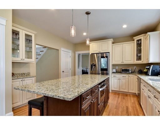 Property Photo: 6 Fieldstone Way MA 01701