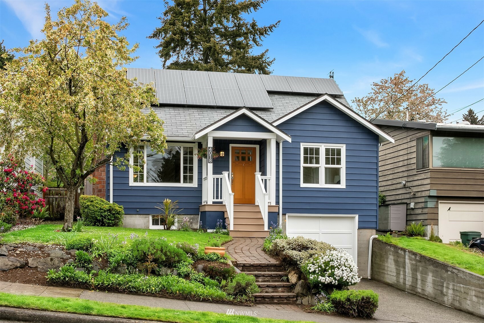 Property Photo:  4018 Greenwood Avenue N  WA 98103 