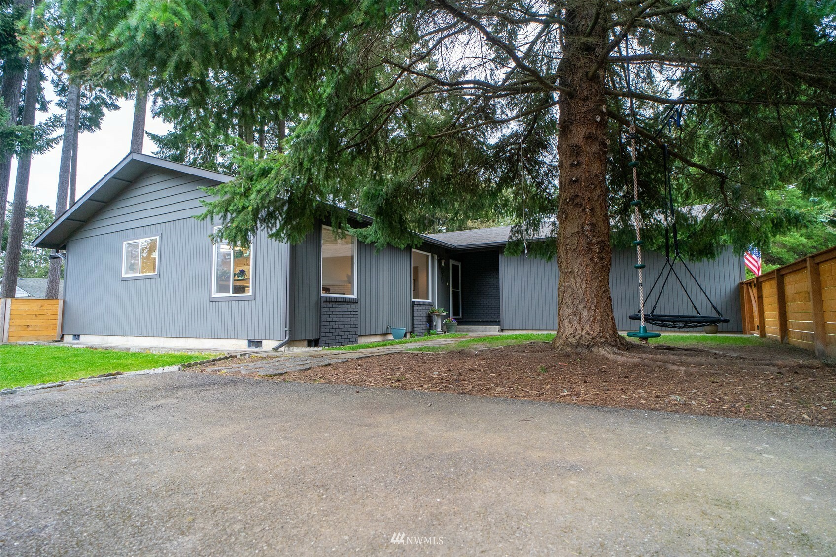 Property Photo:  2121 W 12th Street  WA 98363 