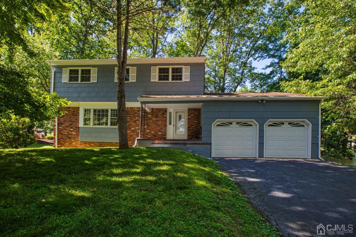 Property Photo:  3 Sandalwood Drive  NJ 08816 