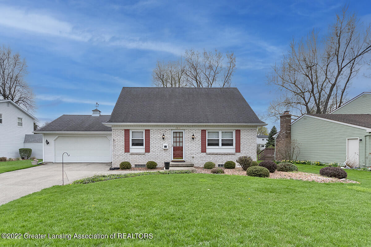 Property Photo:  2510 Tulane Drive  MI 48912 