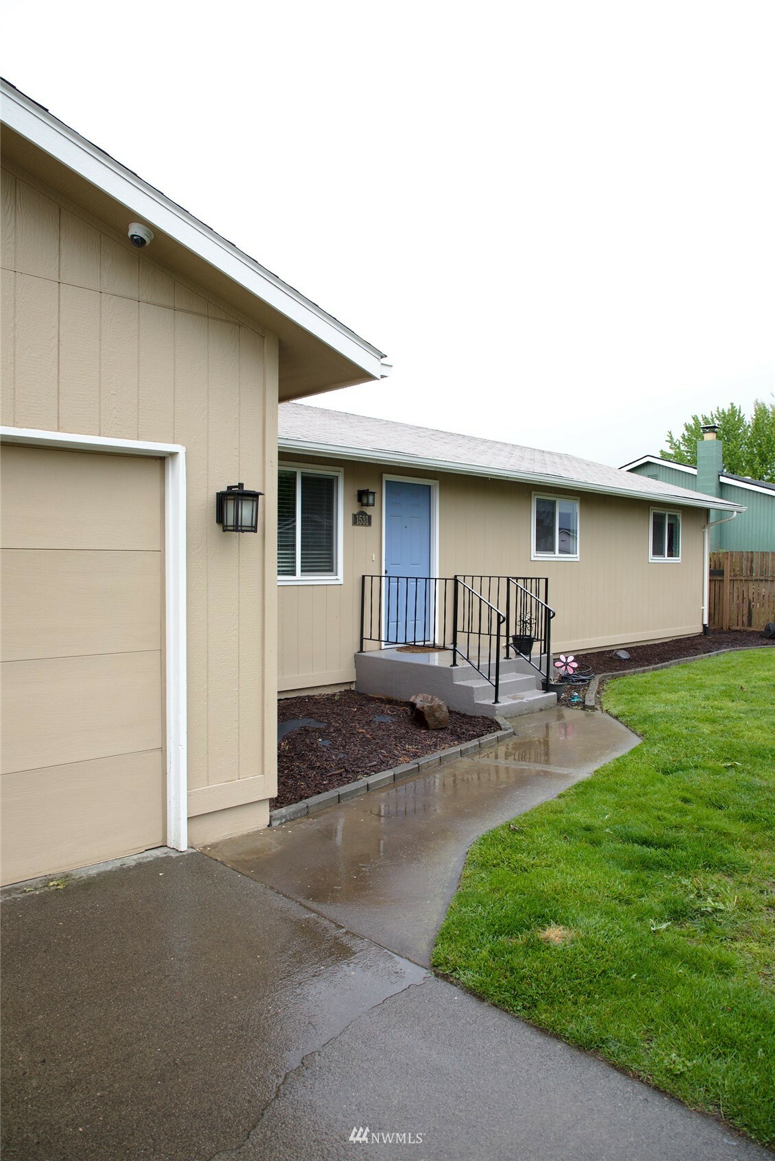 Property Photo:  1531 SE Freedom Place  WA 99324 