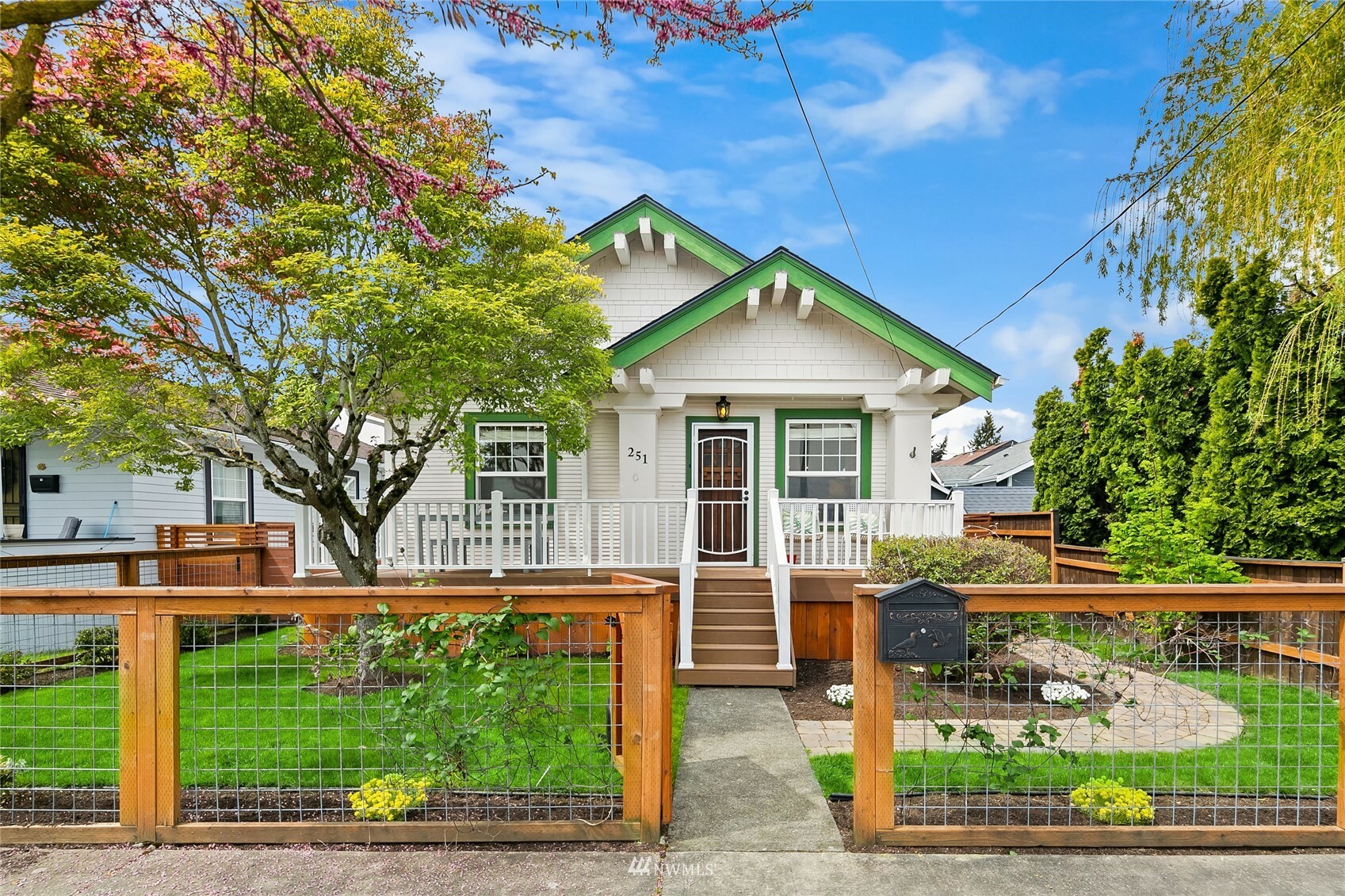 Property Photo: 251 Wells Avenue N WA 98057