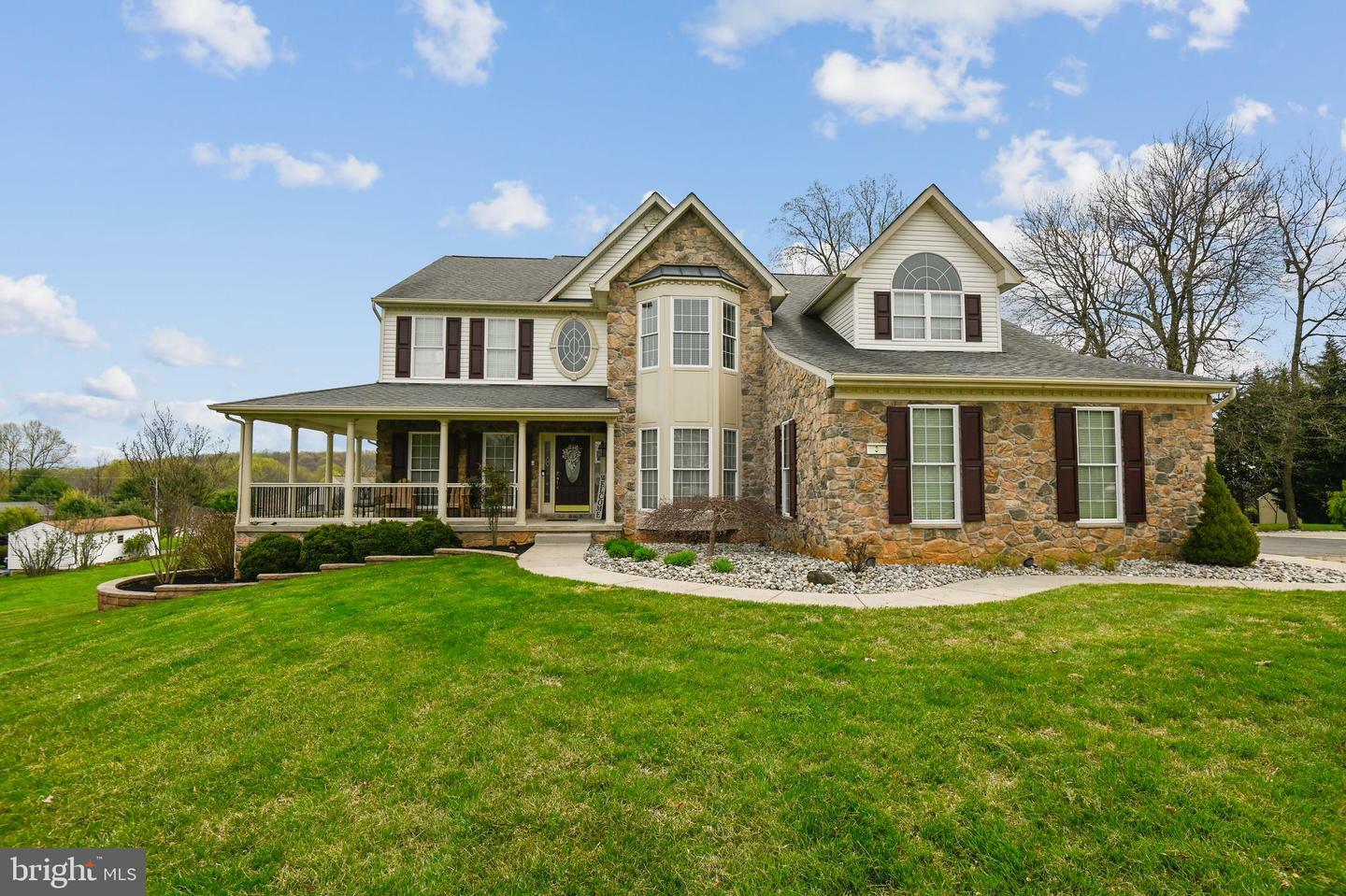 Property Photo: 3 Heritage Hills Court MD 21087
