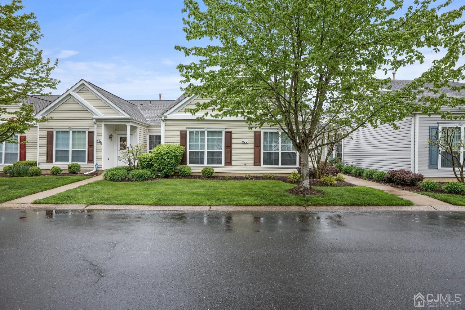 Property Photo:  472 Skylark Drive  NJ 08831 