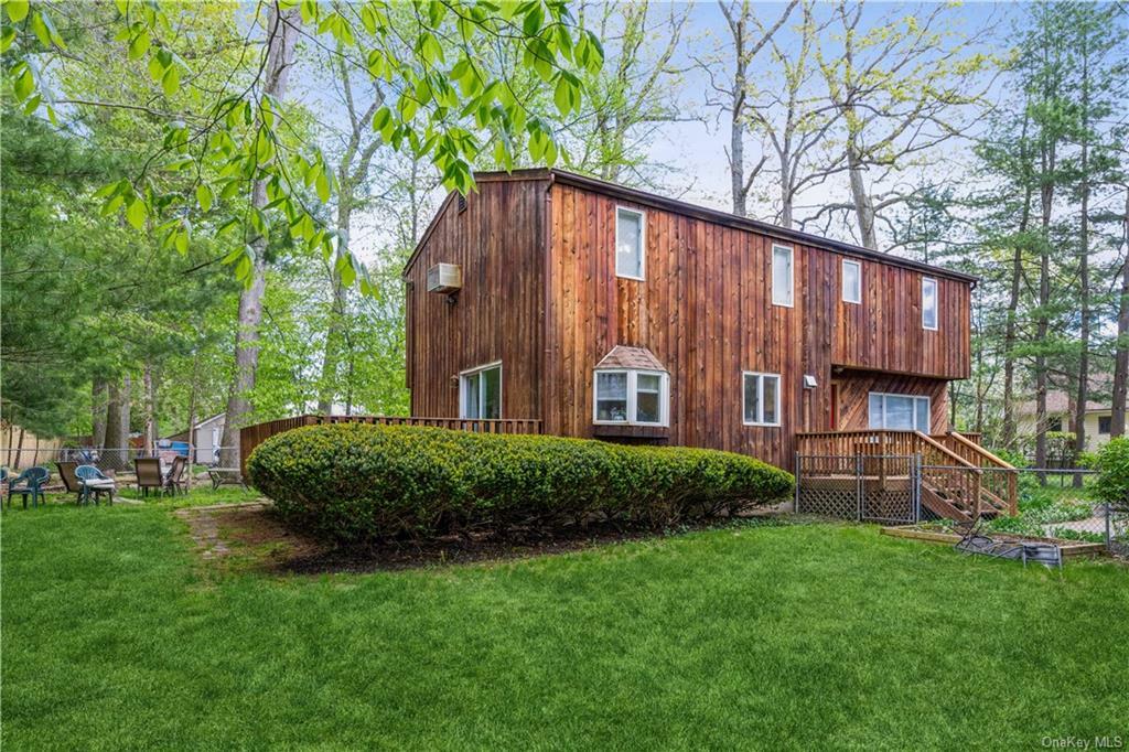 Property Photo:  98 New Valley Road  NY 10956 