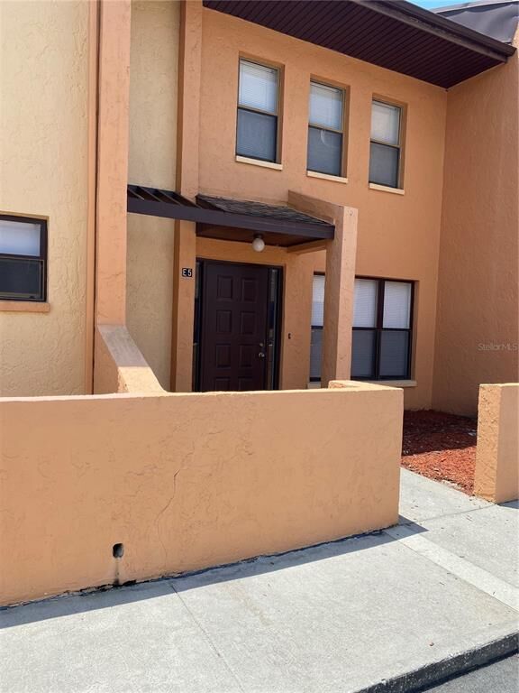 Property Photo:  2000 Forrest Nelson Boulevard E5  FL 33952 