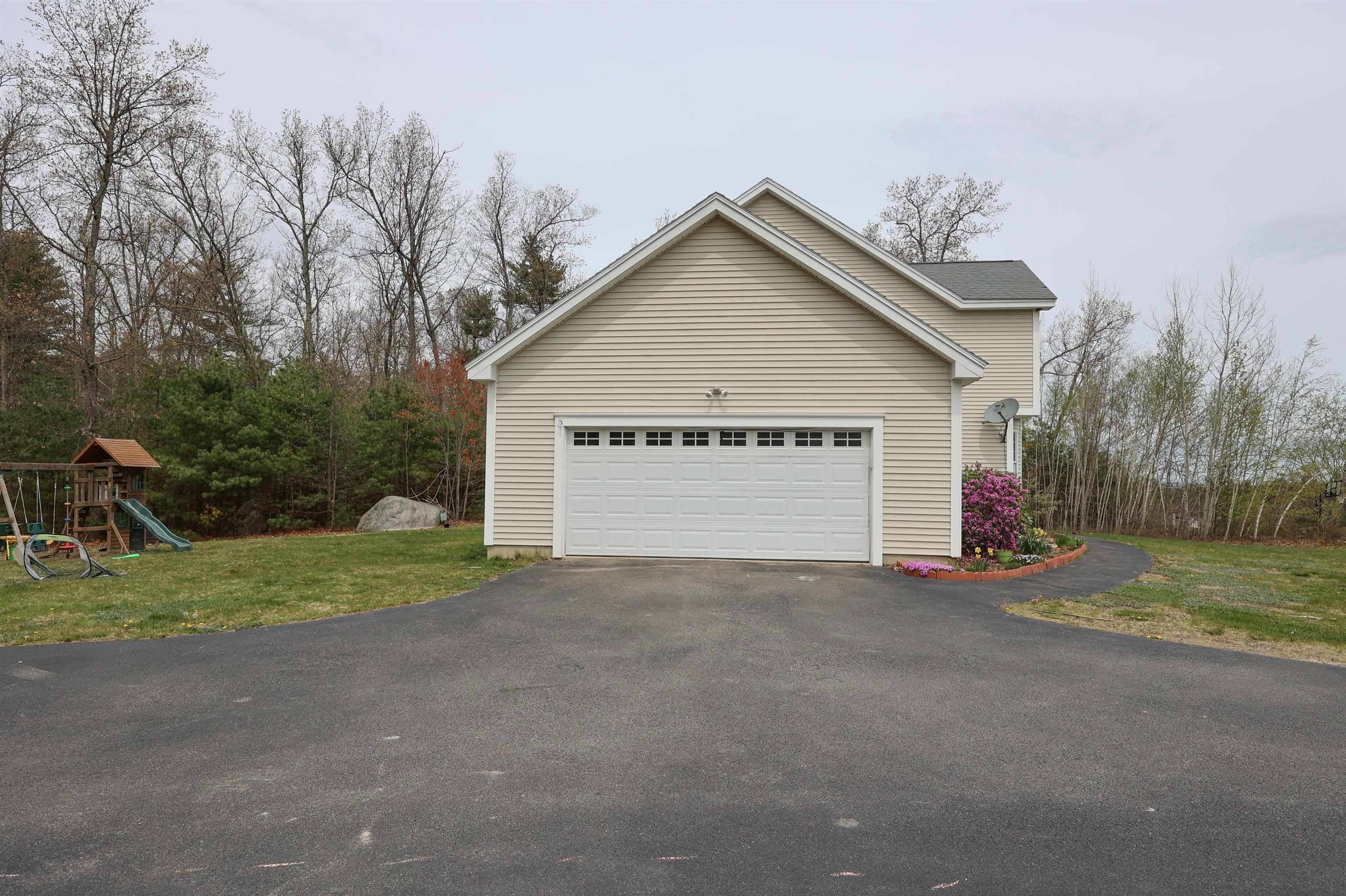 Property Photo: 99 S Ridge Drive NH 03109