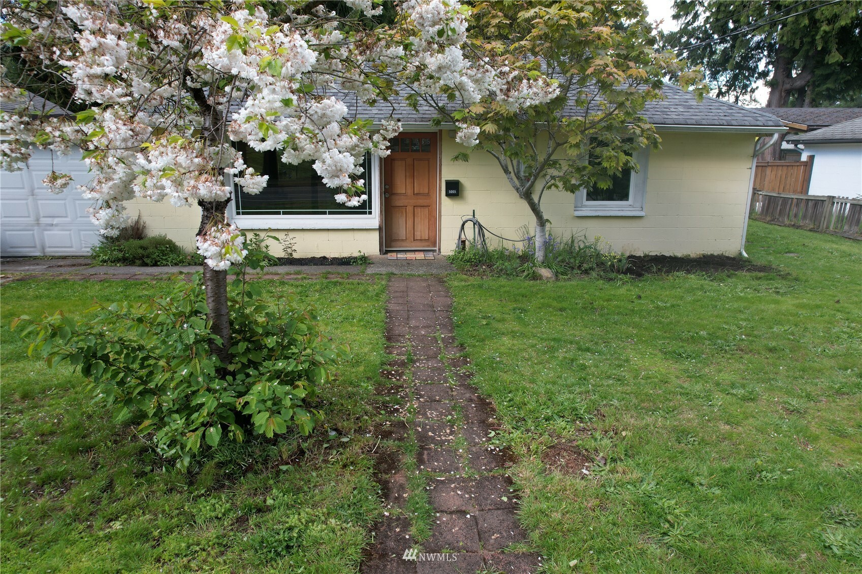 Property Photo:  5005 236th Street SW  WA 98043 