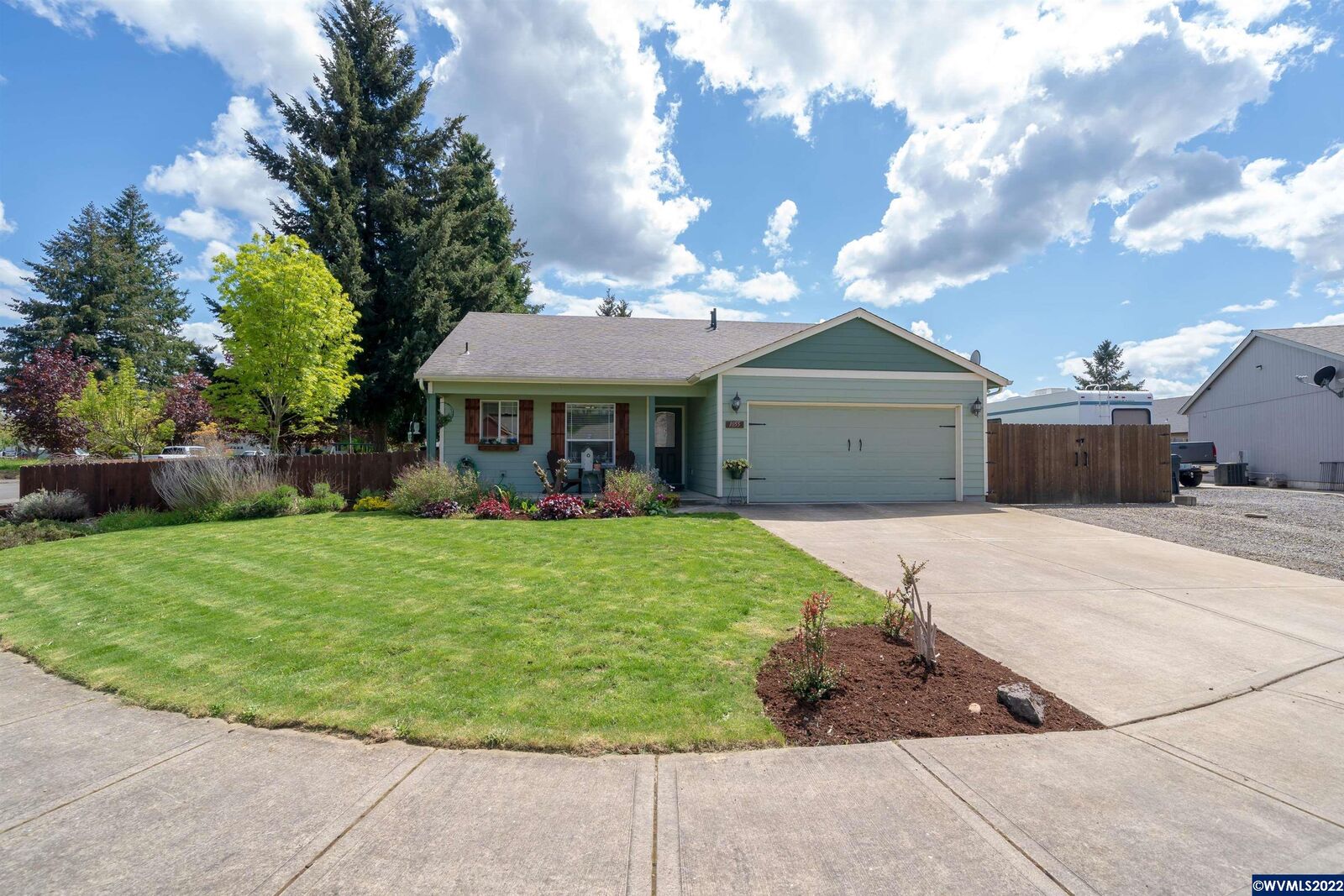 Property Photo:  1055  Orchard Ct  OR 97383-1679 