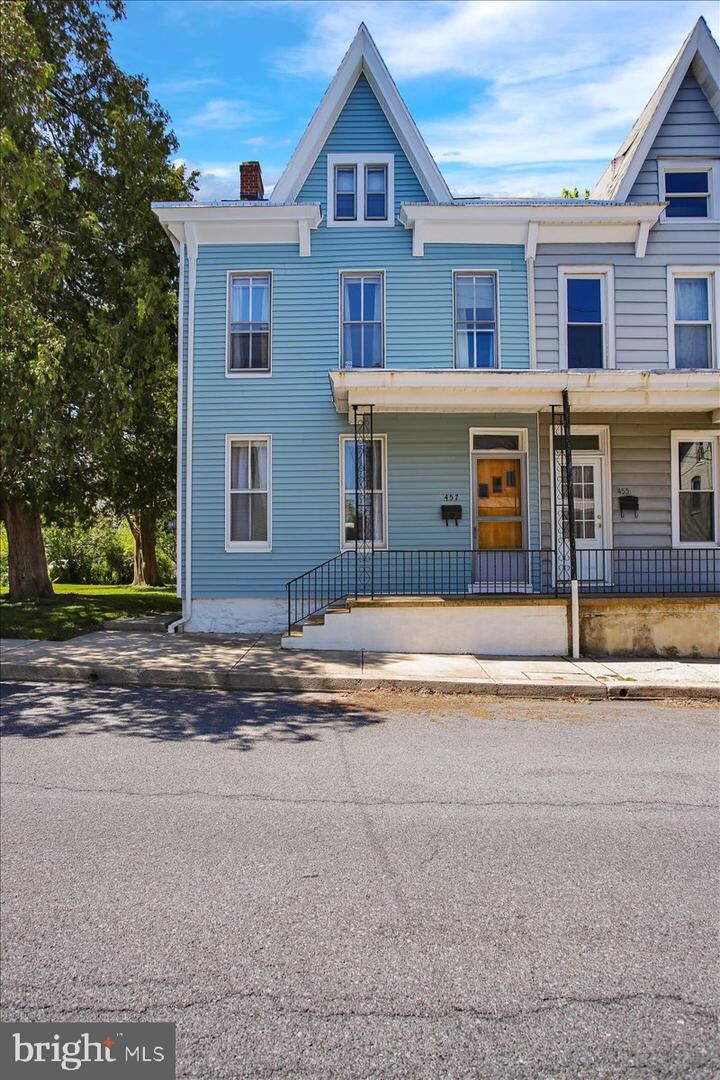 Property Photo:  457 W Walnut Street  PA 19530 