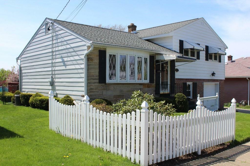 Property Photo:  4040 Dexter Avenue  PA 16504 