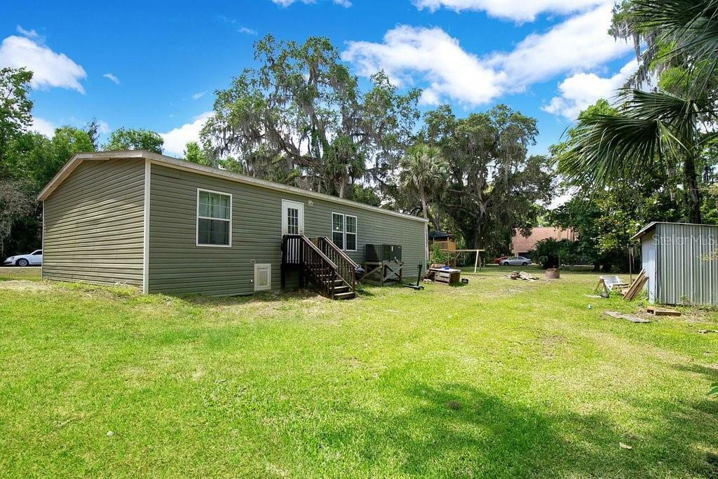 Property Photo:  2918 Cr 415  FL 33538 