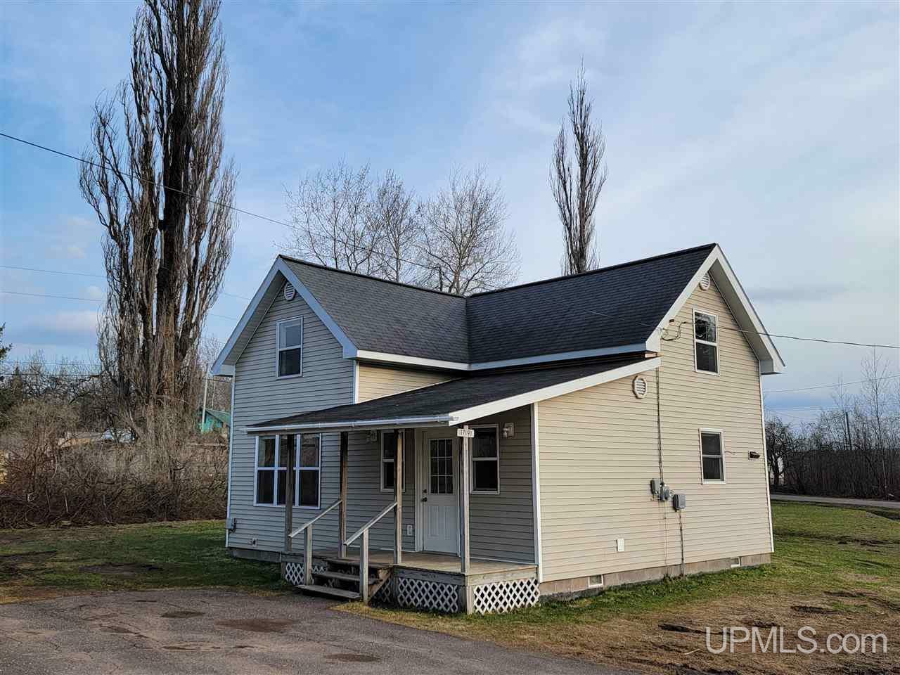 Property Photo:  17191 Franklin St  MI 49905 