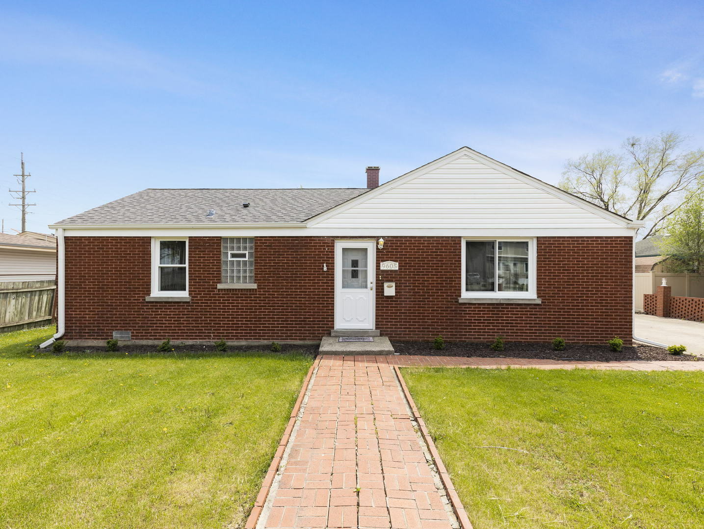 Property Photo:  9605 Dickens Avenue  IL 60164 