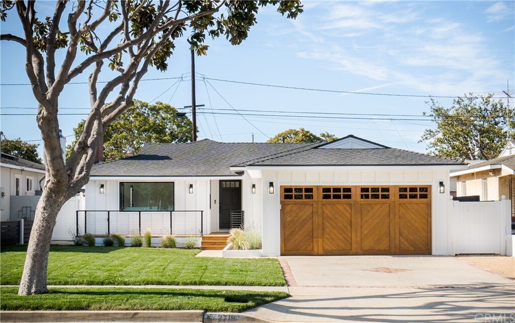 Property Photo: 2719 Ralston Lane CA 90278