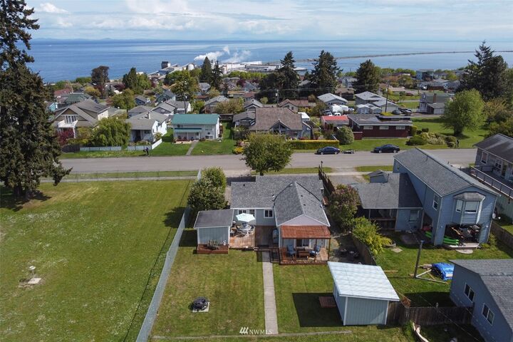 Property Photo: 1728 W 7th Street WA 98363