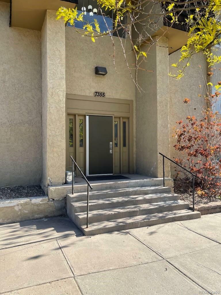Property Photo: 7355 E Quincy Avenue 104 CO 80237
