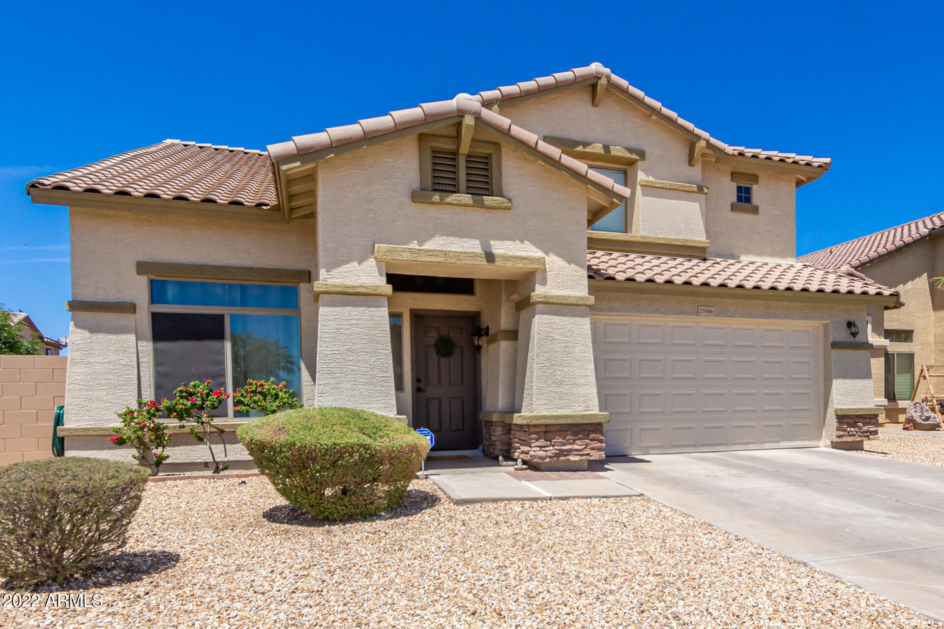 Property Photo:  25566 W Pioneer Street  AZ 85326 