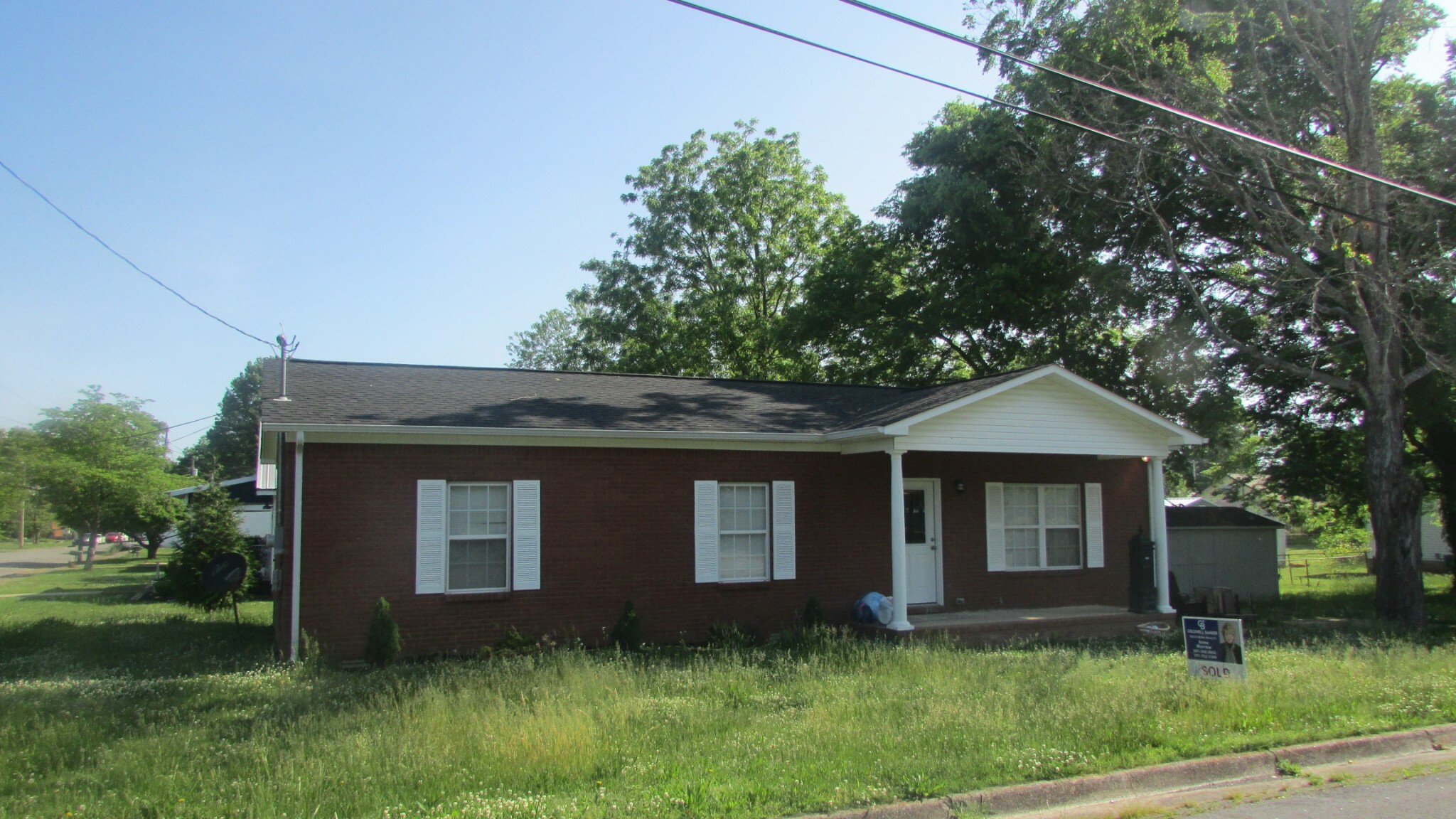 Property Photo:  410 Park St E  TN 38464 