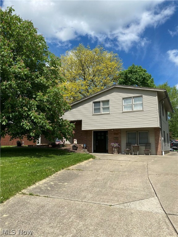 Property Photo: 832 Larkridge Avenue OH 44512