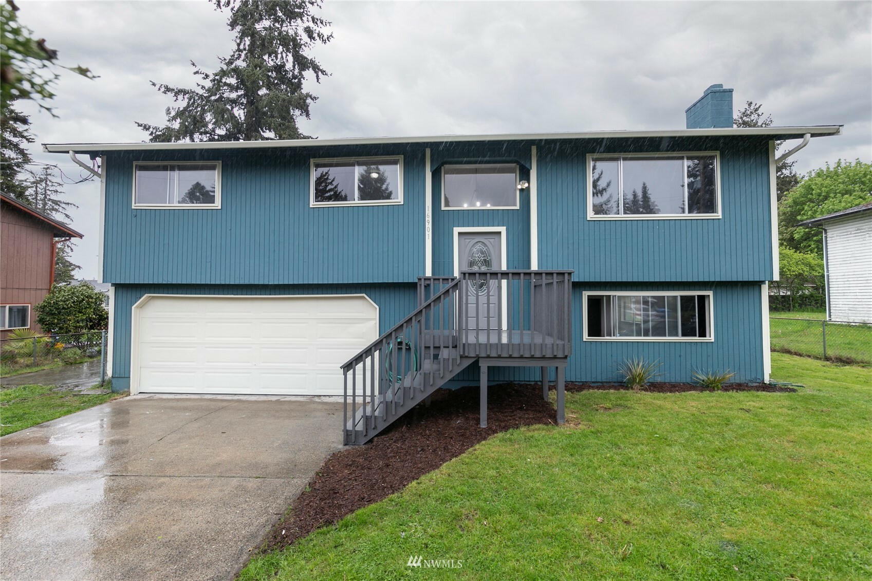 Property Photo:  16901 21st Avenue Ct E  WA 98387 