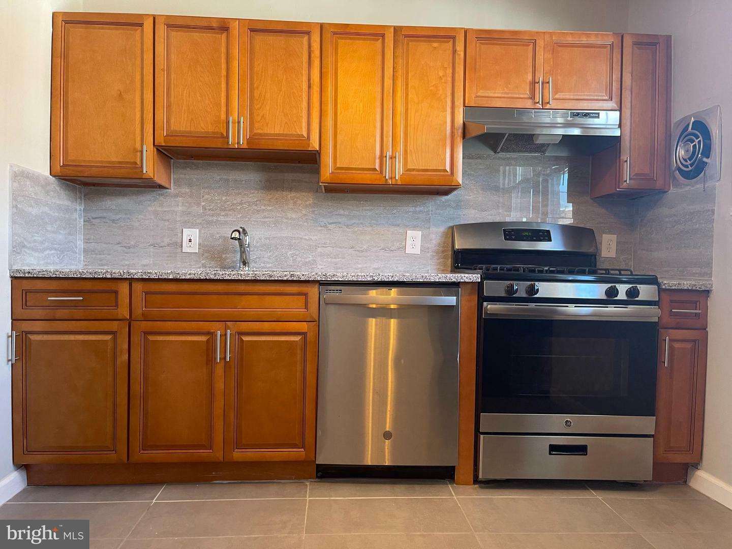 Property Photo: 947 Anchor Street PA 19124