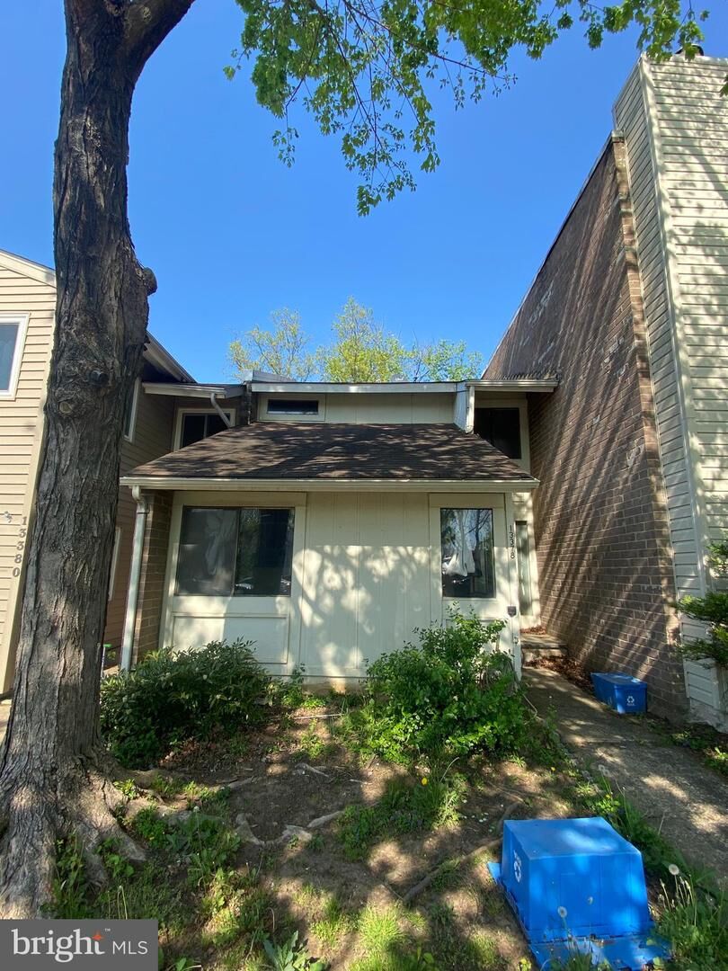 Property Photo: 13378 Hungerford Place VA 20170