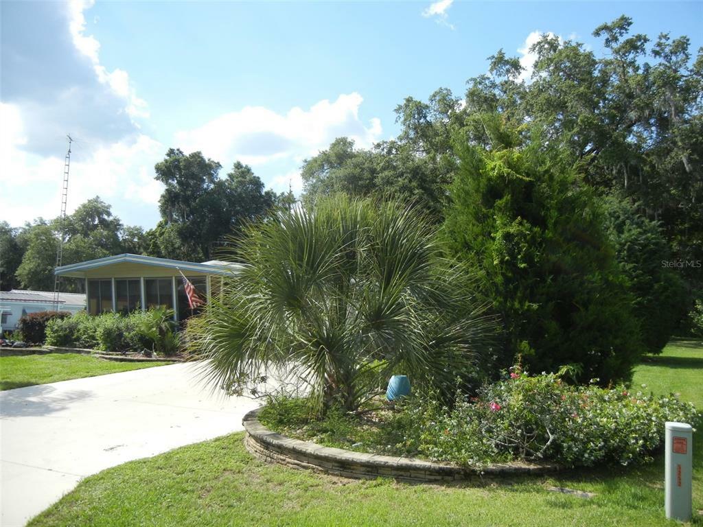 Property Photo:  330 Ivanhoe Circle  FL 32159 