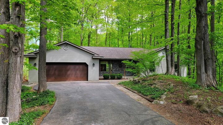 3182 Silver Hills Lane  Traverse City MI 49684 photo