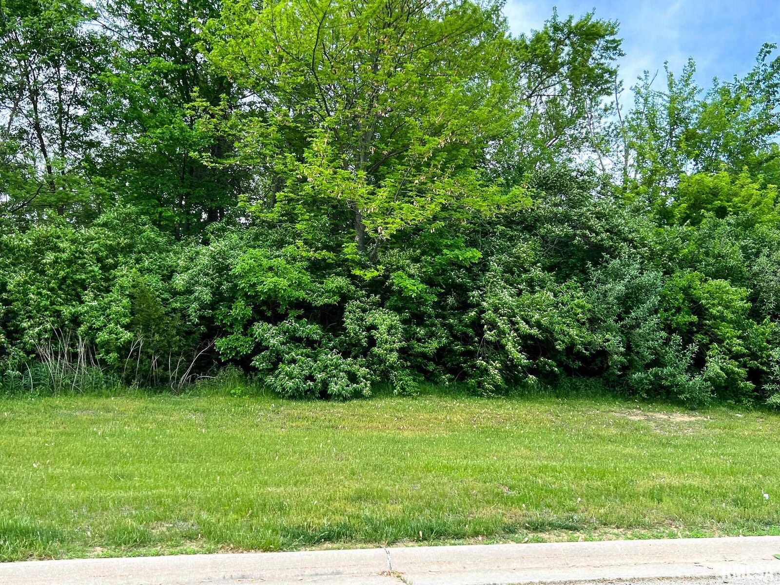 Property Photo: 5726 N Mooring IL 61615