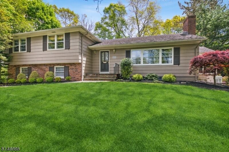 Property Photo:  302 Roanoke Rd  NJ 07090 