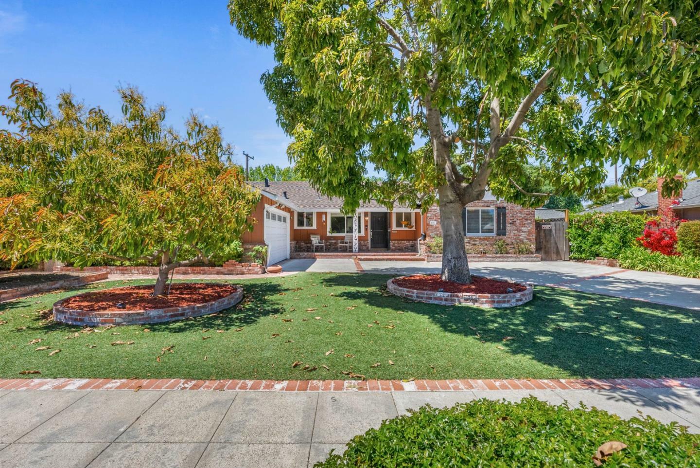 Property Photo:  801 S Daniel Way  CA 95128 