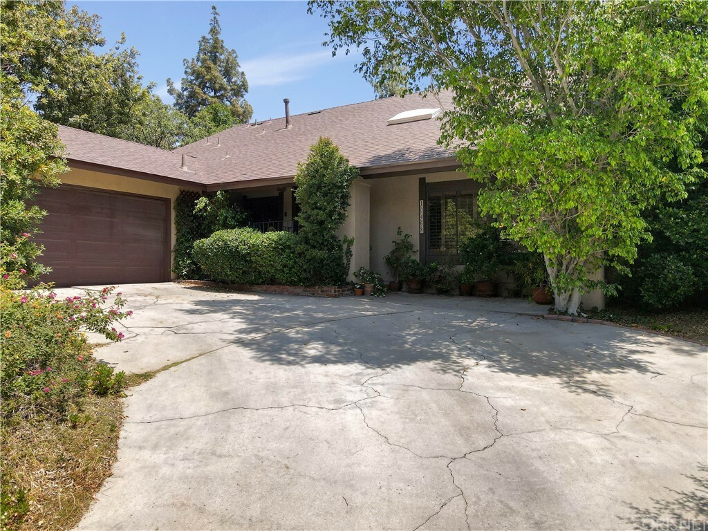 Property Photo:  10468 Des Moines Avenue  CA 91326 