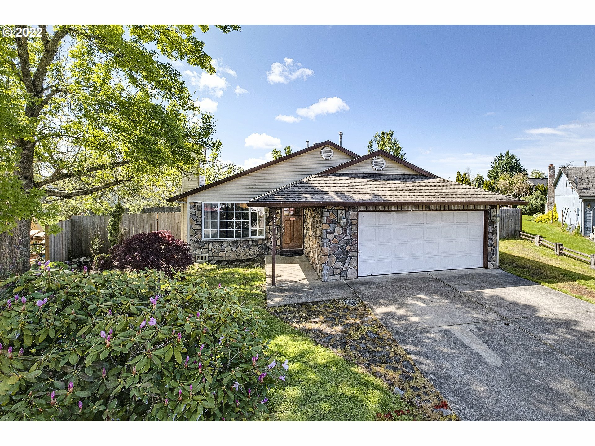 Property Photo:  557 S Jasper Cir  OR 97113 