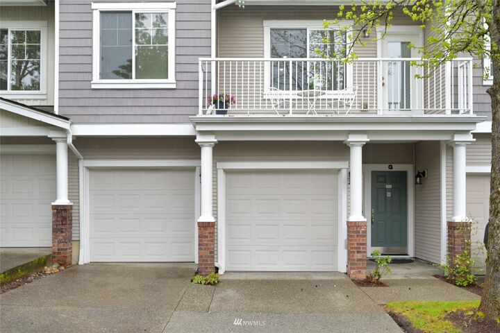 Property Photo: 225 S 51st Street G WA 98055