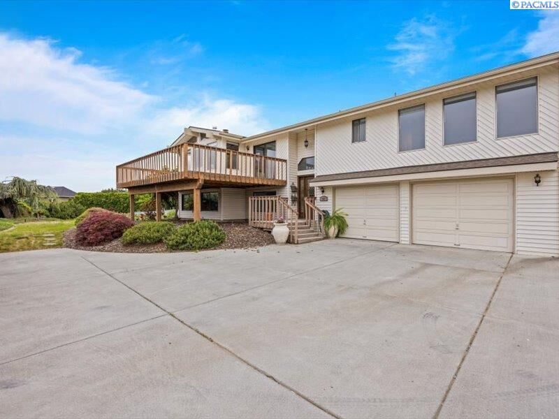 Property Photo:  147 Hillview Dr  WA 99352 