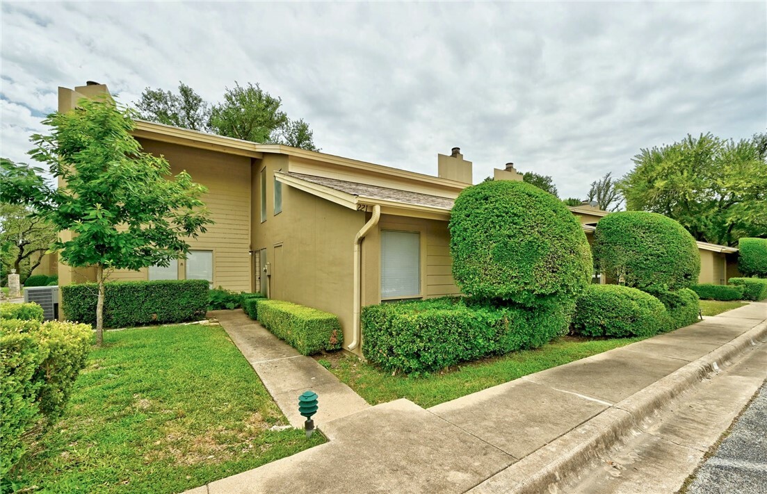 Property Photo:  221 Lido Street  TX 78734 