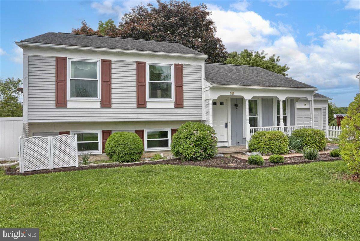 Property Photo:  18 Bayberry Drive  PA 17050 