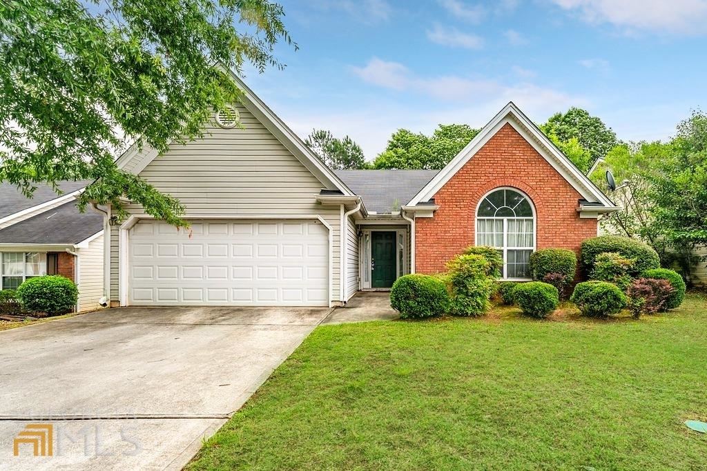 Property Photo:  2464 Hillvale Circle  GA 30058 