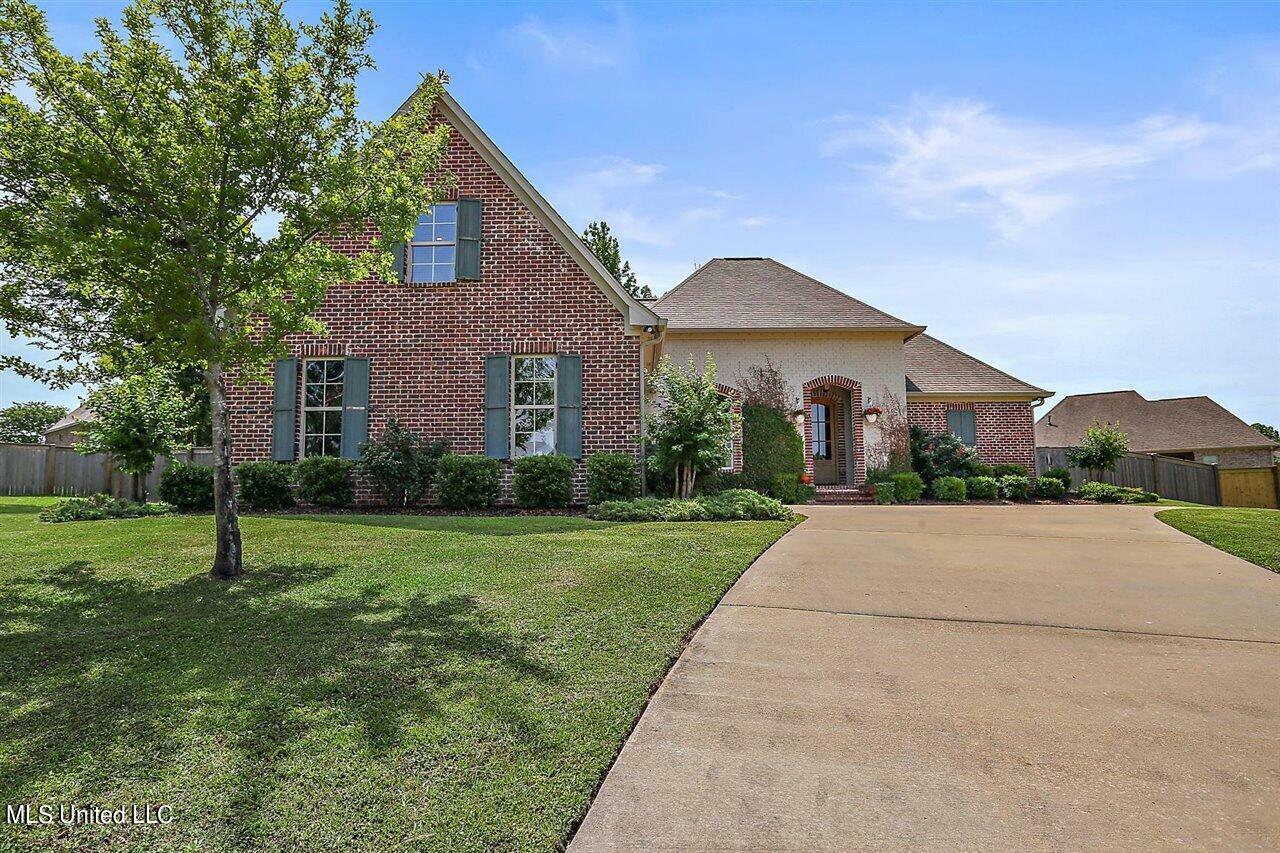 Property Photo:  105 Windward Court  MS 39046 