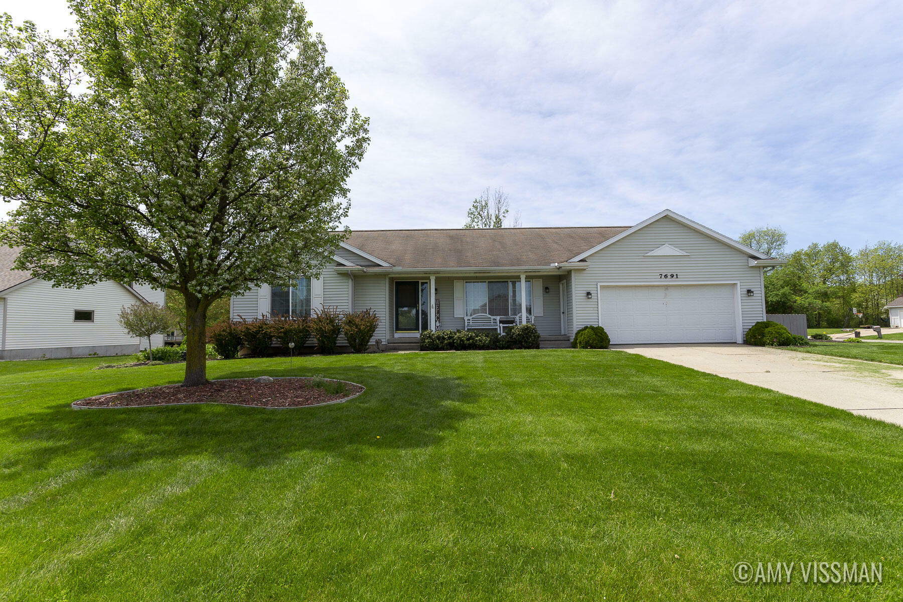 Property Photo: 7691 Golf View Court MI 49428